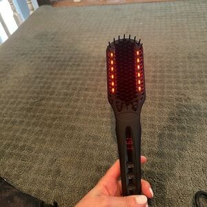 Amika Hair Straightening Brush